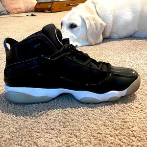 Jordan 6 ring spcaejam excell condition worn only a few times.